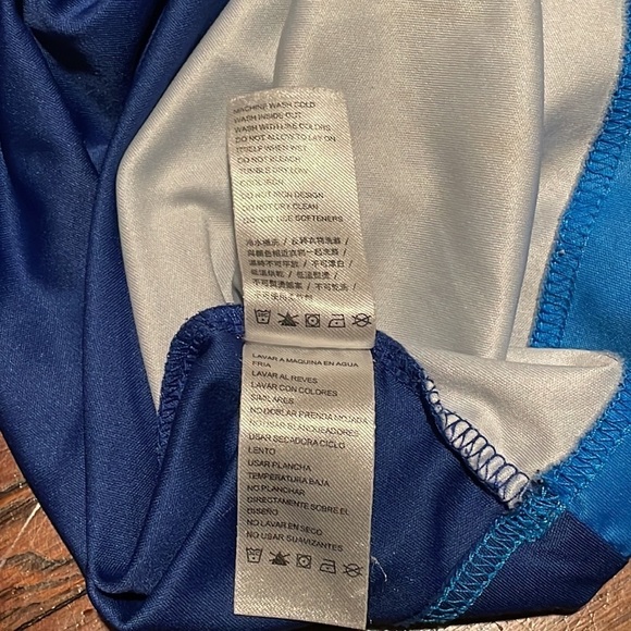 Nike Kid’s Performance Blue Shirt Size S - Picture 6 of 6